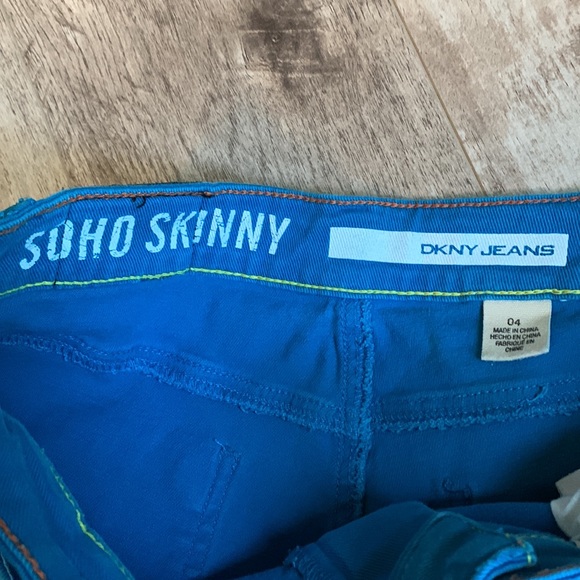 DKNY teal women’s skinny jeans. Soho skinny size 4 - Picture 5 of 7